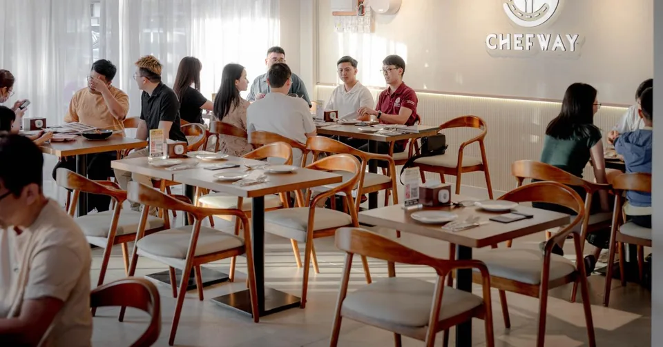 Guests dining at Chefway